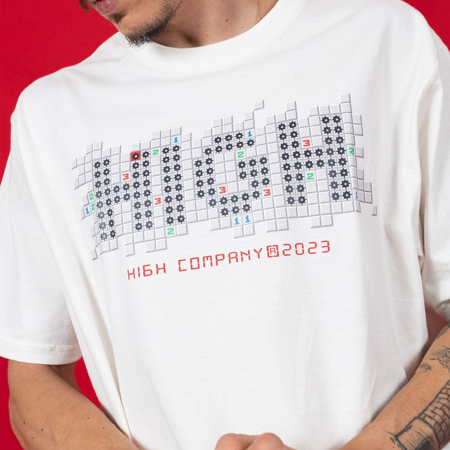 Tee Minesweeper White