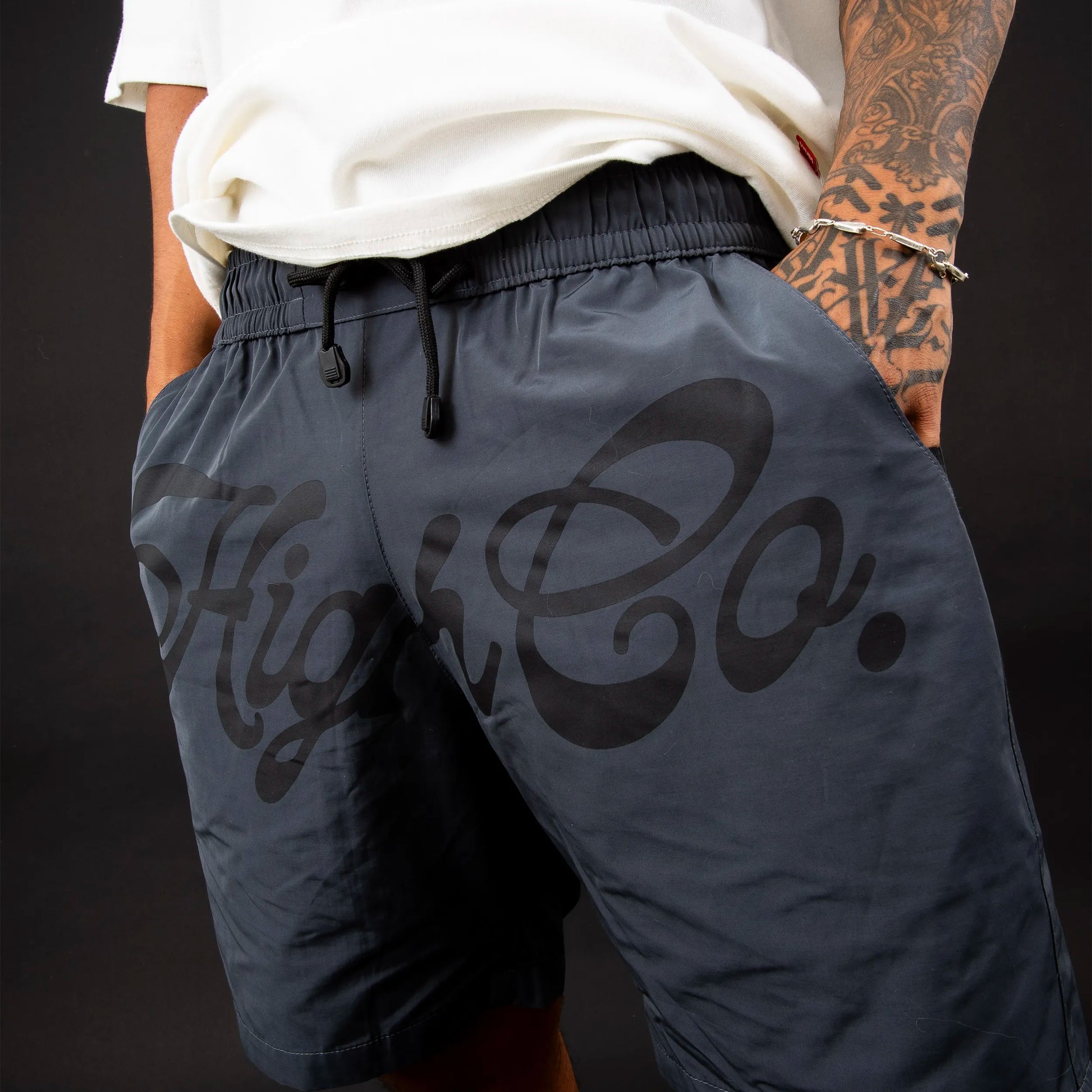 Shorts Script Grey