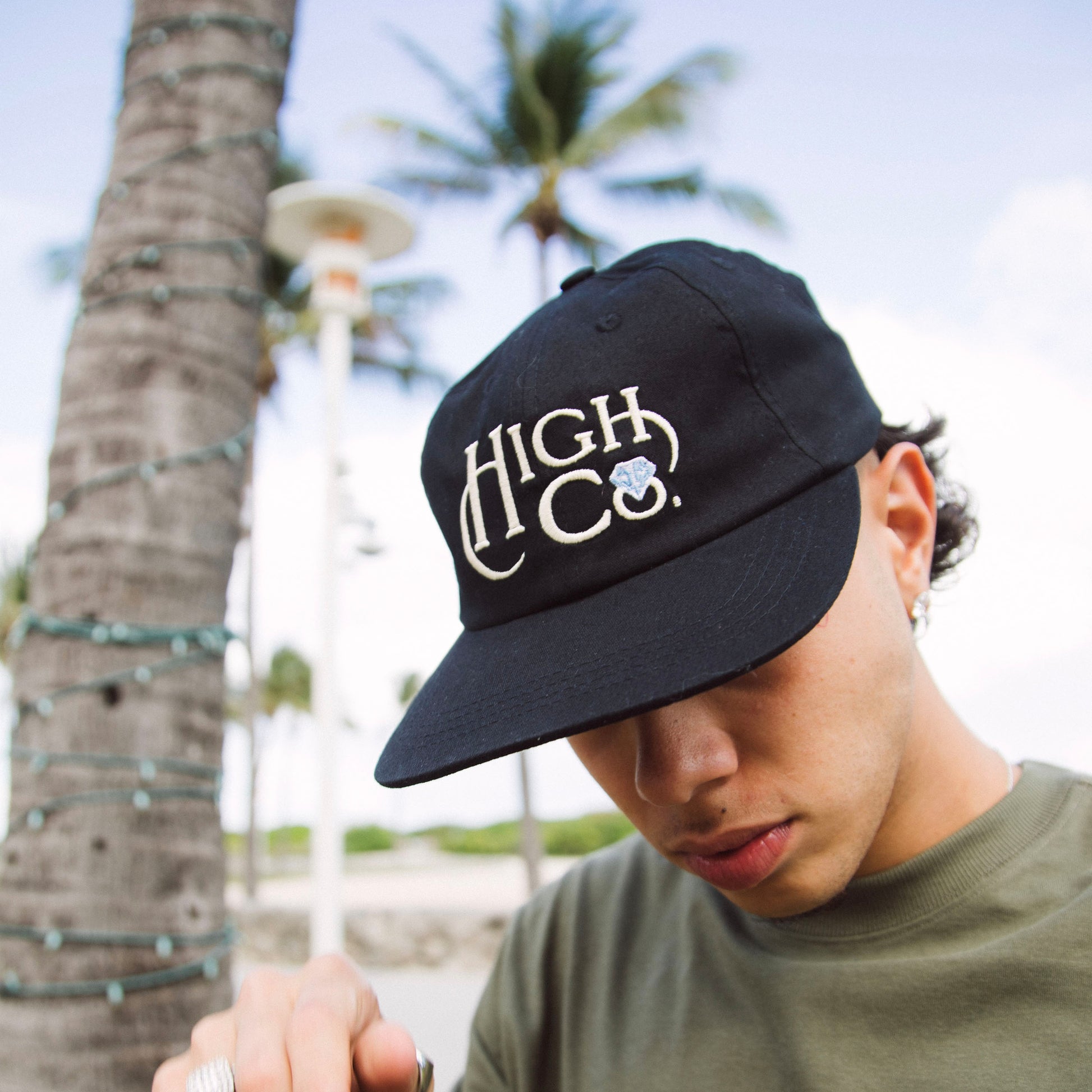 6 Panel Diamant Black